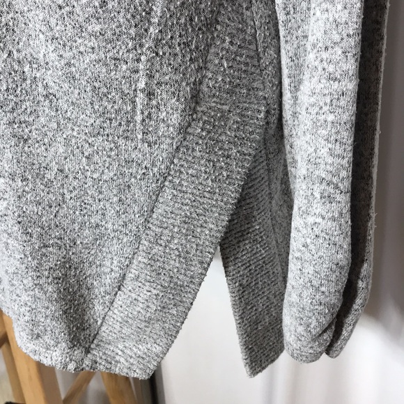 Long sleeve grey medium sweater - Picture 2 of 5